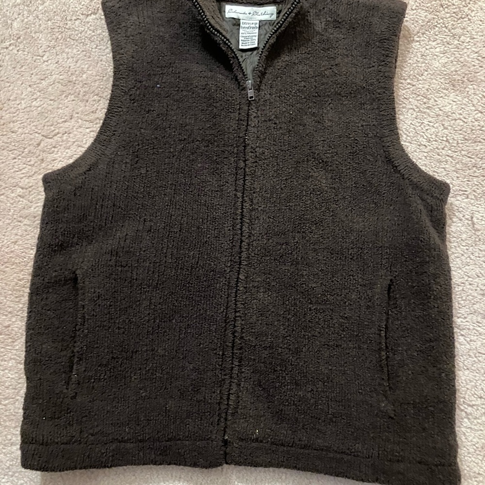 Cozy Brown Zip-Front Sleeveless Camisole Vest